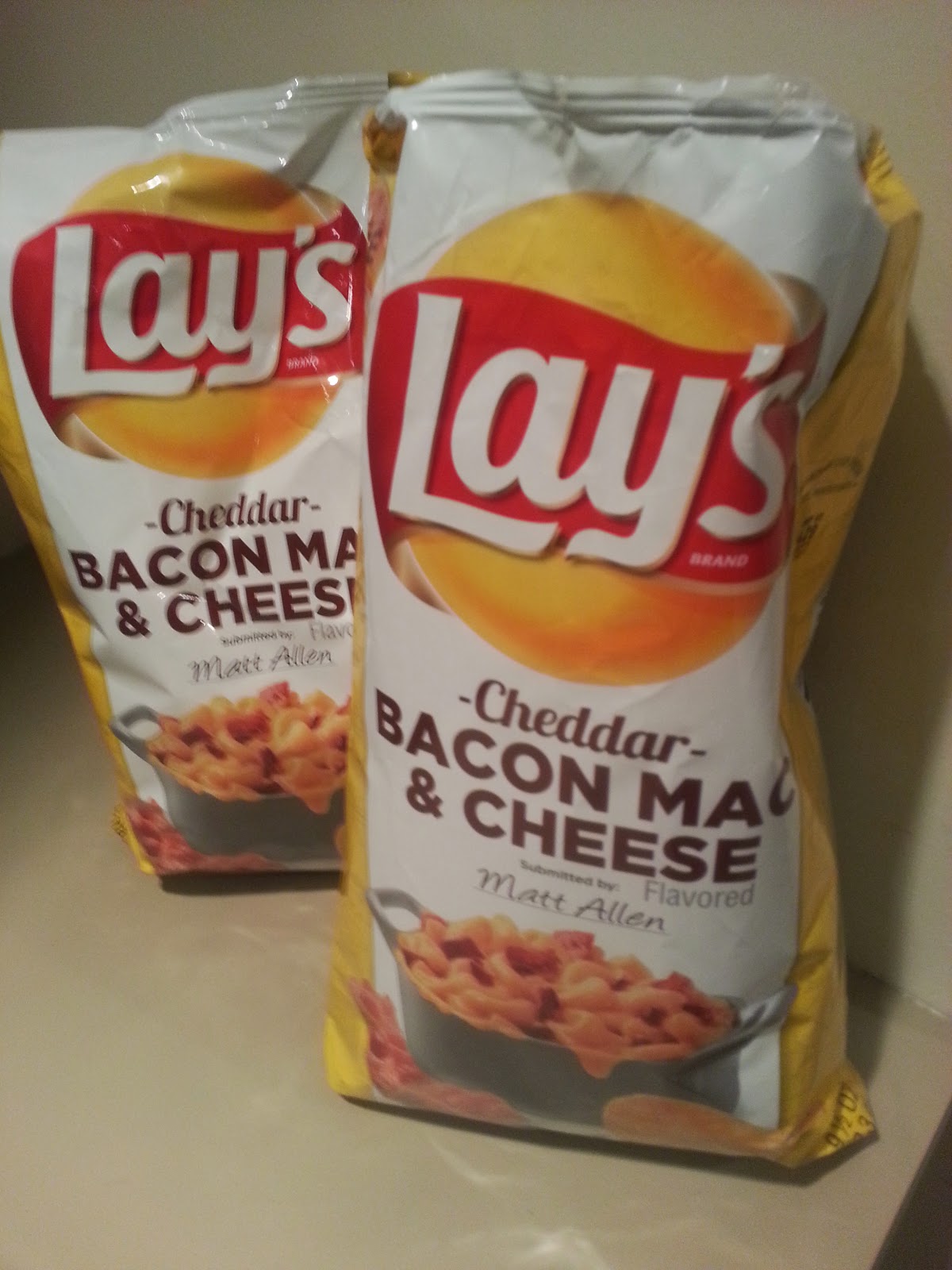 Java John Z's Lay's Cheddar Bacon Mac & Cheese Chips Review