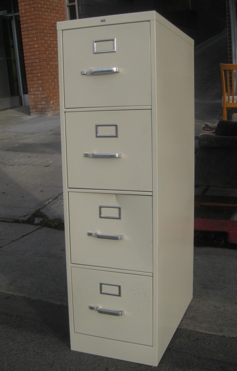 UHURU FURNITURE & COLLECTIBLES SOLD Hon File 35