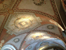 <img src="image.gif" alt="This are Library of Congress Frescos" />