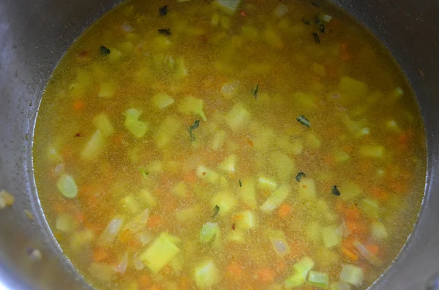 Broccoli-Cheddar-Soup-Gluten-Free-Chicken-Stock-Garlic-Powder-Salt-Pepper.jpg