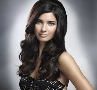 Tuba Buyukustun