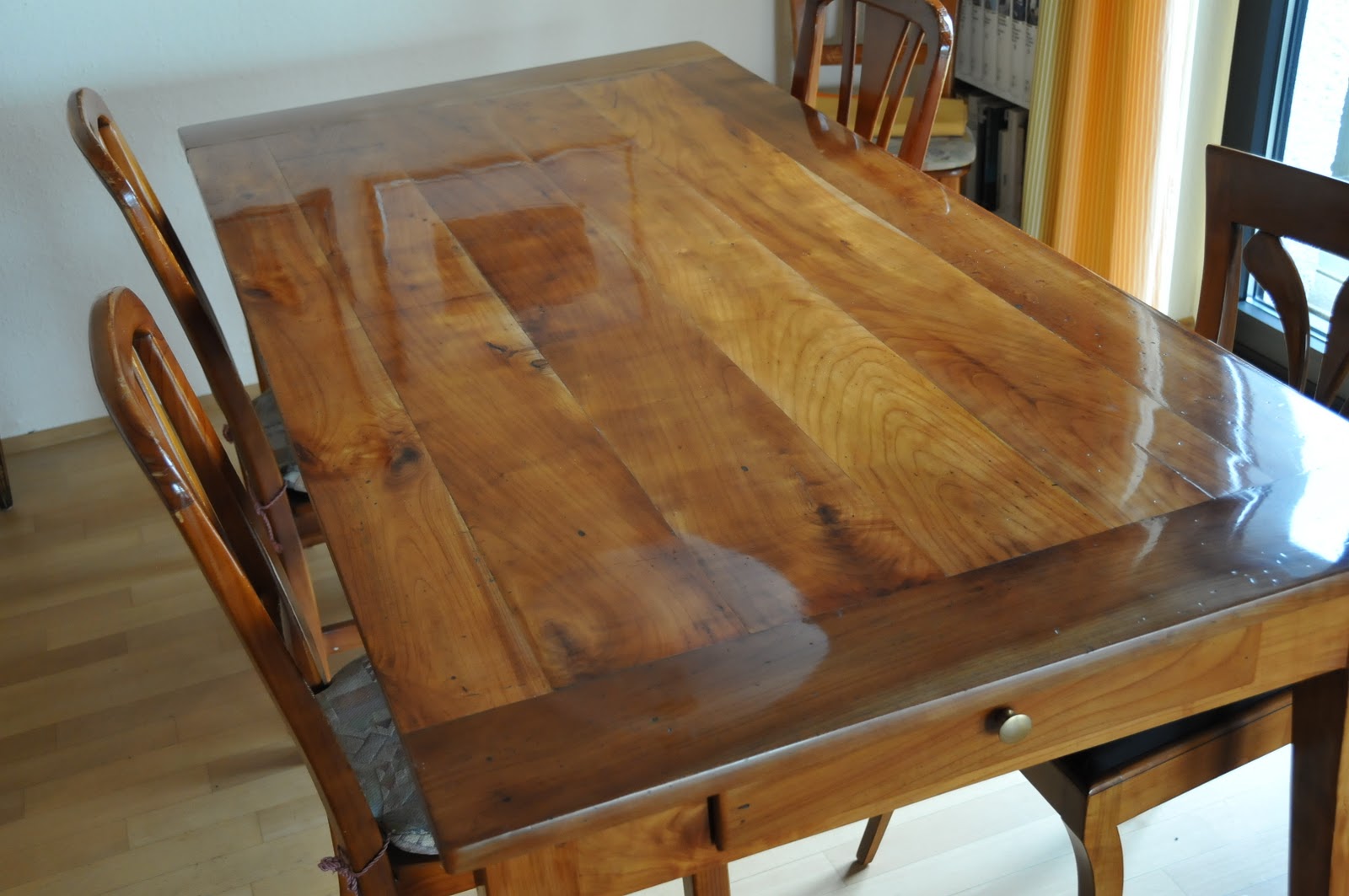 Biedermeier Möbel: ESSTISCH Kirschbaum