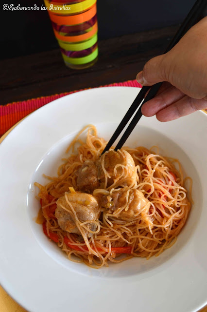 Noodles De Arroz Con Costilla De Cerdo  {fideos De Arroz} 
