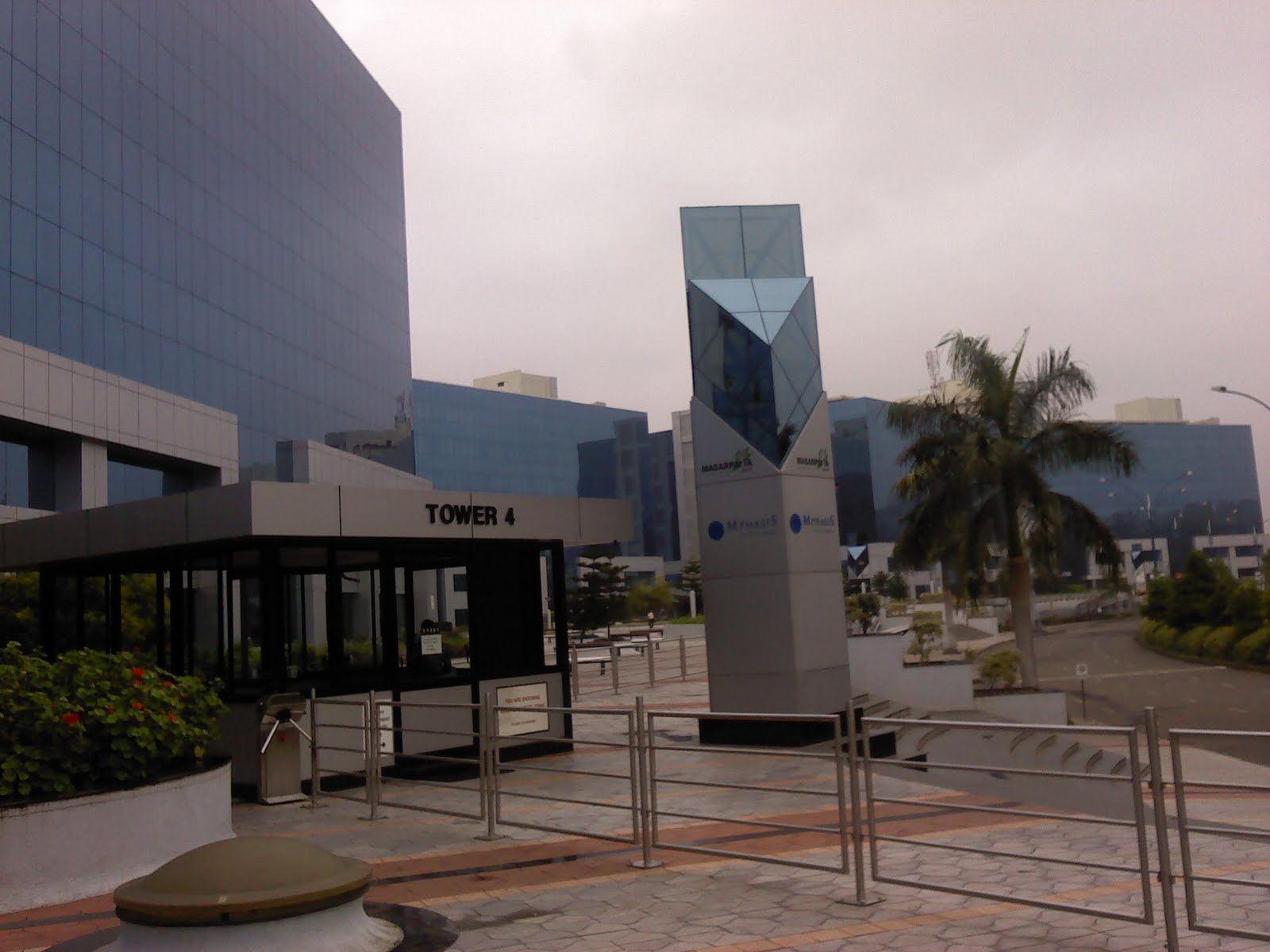 Labels: Call Center work culture , Magarpatta city pune , Mphasis ITO