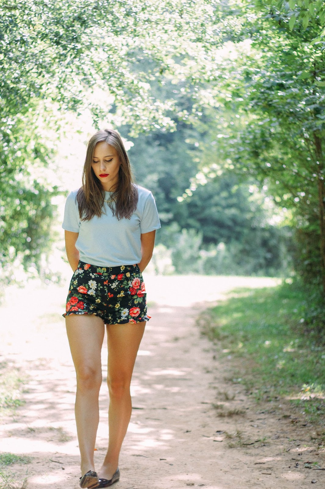 style, vintage, retro, vintage style, retro style, floral high waisted shorts, forever 21, girly outfit, classy style, summer, fashion blogger, personal style blogger, film blogger, film, photography, whimsical, taylor swift style, screenwriting,