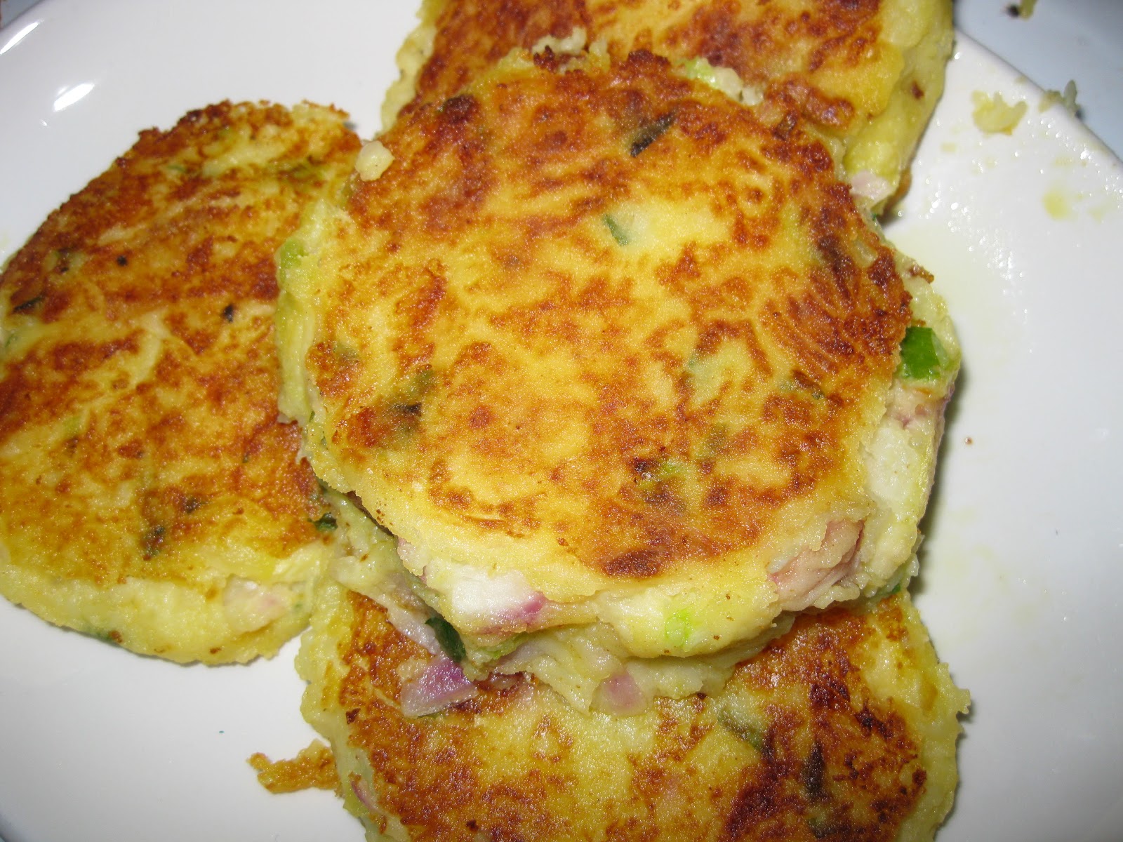 readysteadyausteritycook Fried potato cakes with cheese and 3 onion