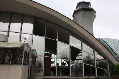 [Internacional] Fotos do Aeroporto de Saint Louis após tornado nos EUA  Aerop+St+Louis_Tornado_22abr2011+%252817%2529