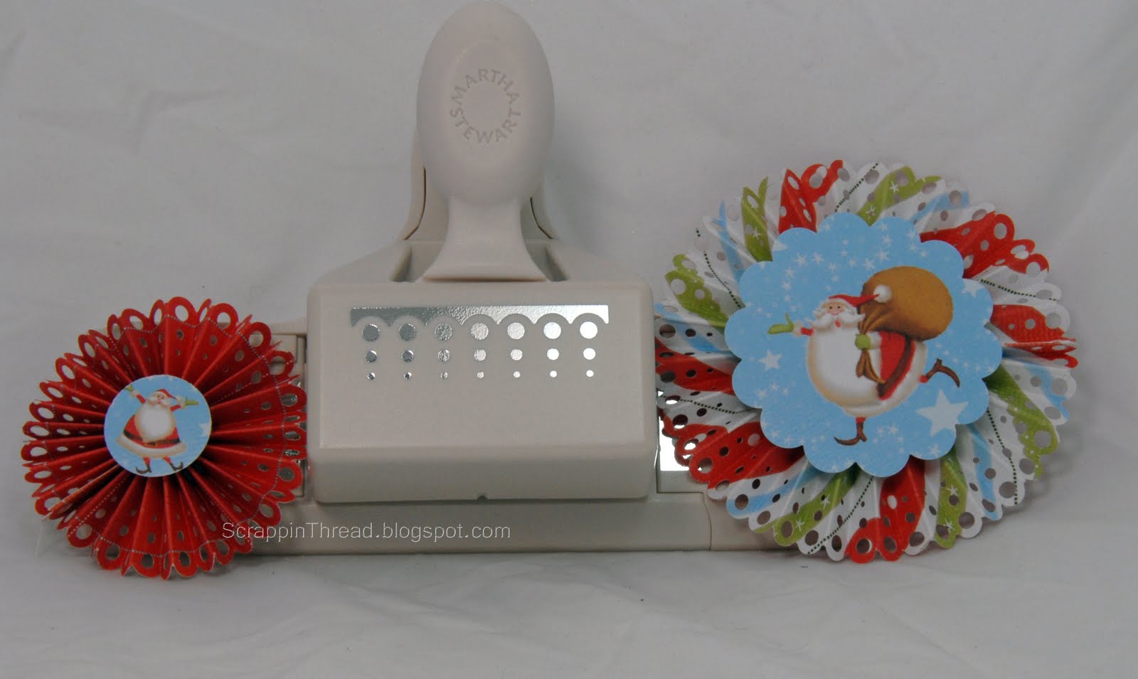 Paper and Fiber Arts Martha Stewart Scallop 3dot Edge Punch Rosette