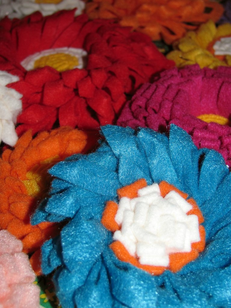 sewVery Felt Fabric Flower Tutorial