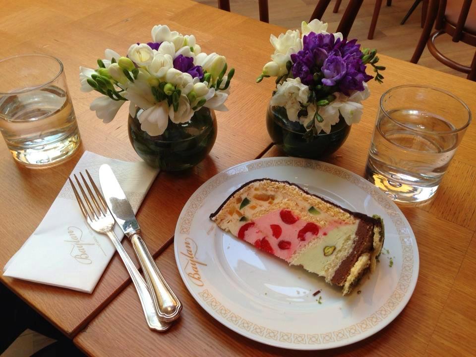 Bir Dut Masalı BEBEK / BAYLAN PASTANELERİ 2