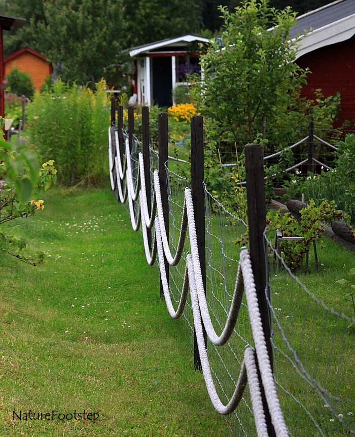 NatureFootsteps World Fence made of rope