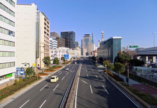 the streets in Kobe in the daytime　