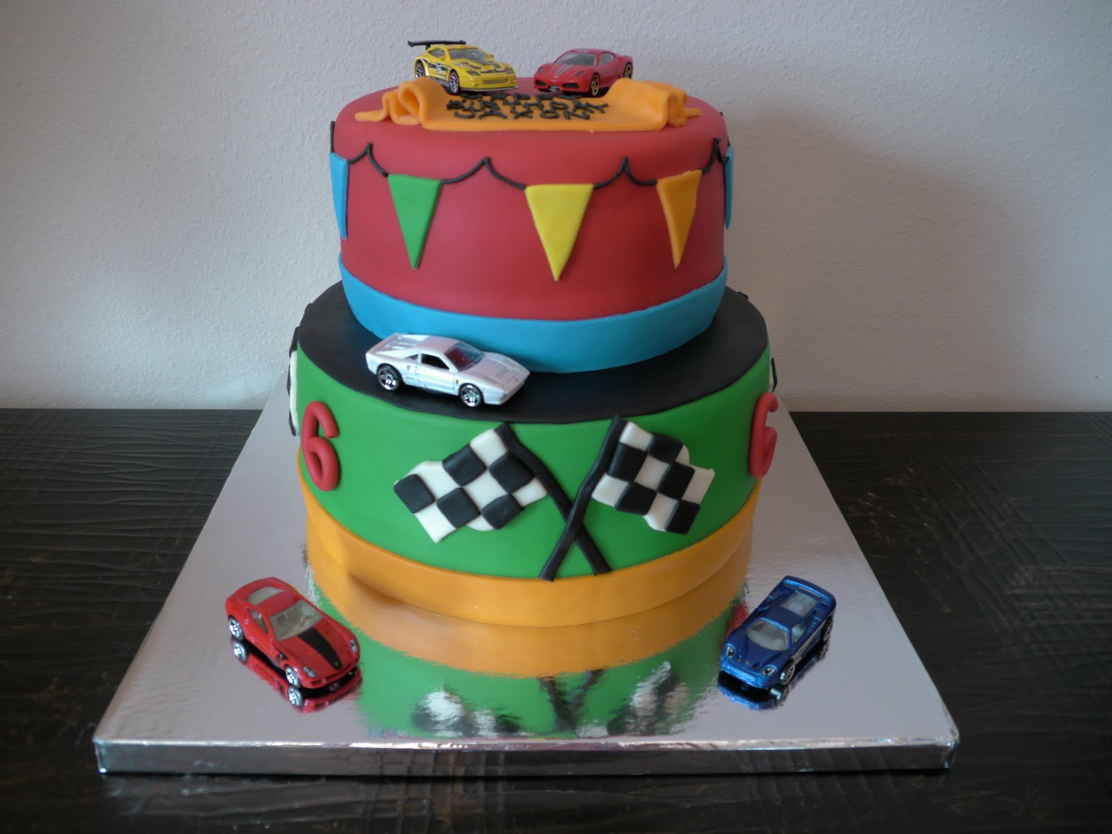 Sweet Melissa�s Jaxon�s Race Car Cake