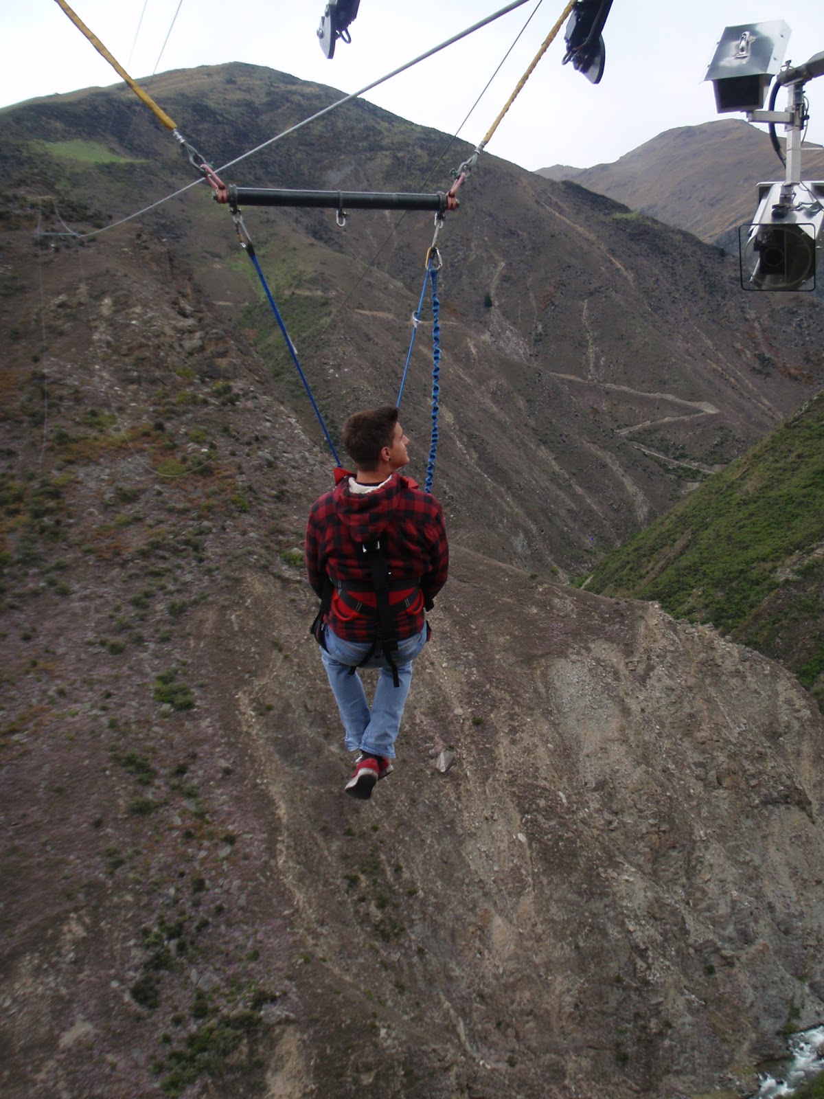 Red Queen Tales 128 Go on the World's Biggest Swing
