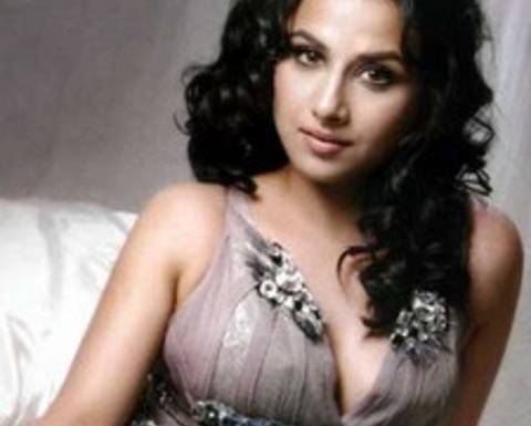 Vidya Balan without clothes and without Bra.Hot,Hot and sexy ever