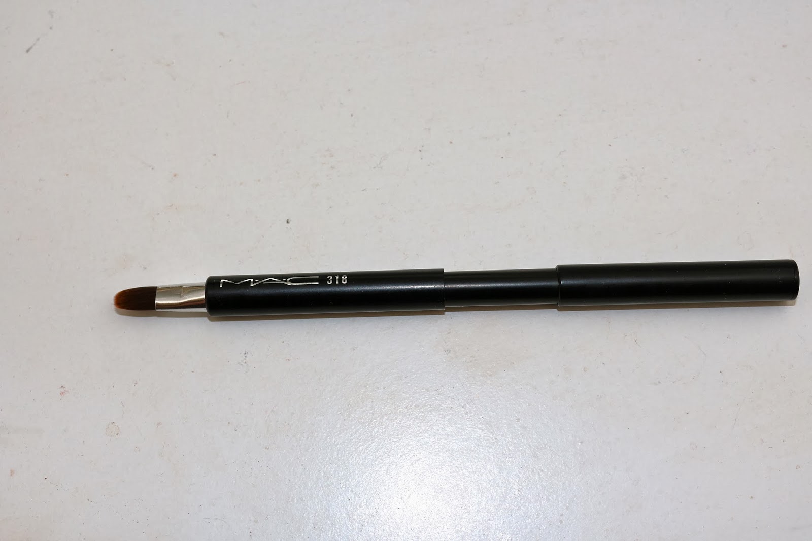 Cover Shoot NEW MAC 318 Retractable Lip Brush