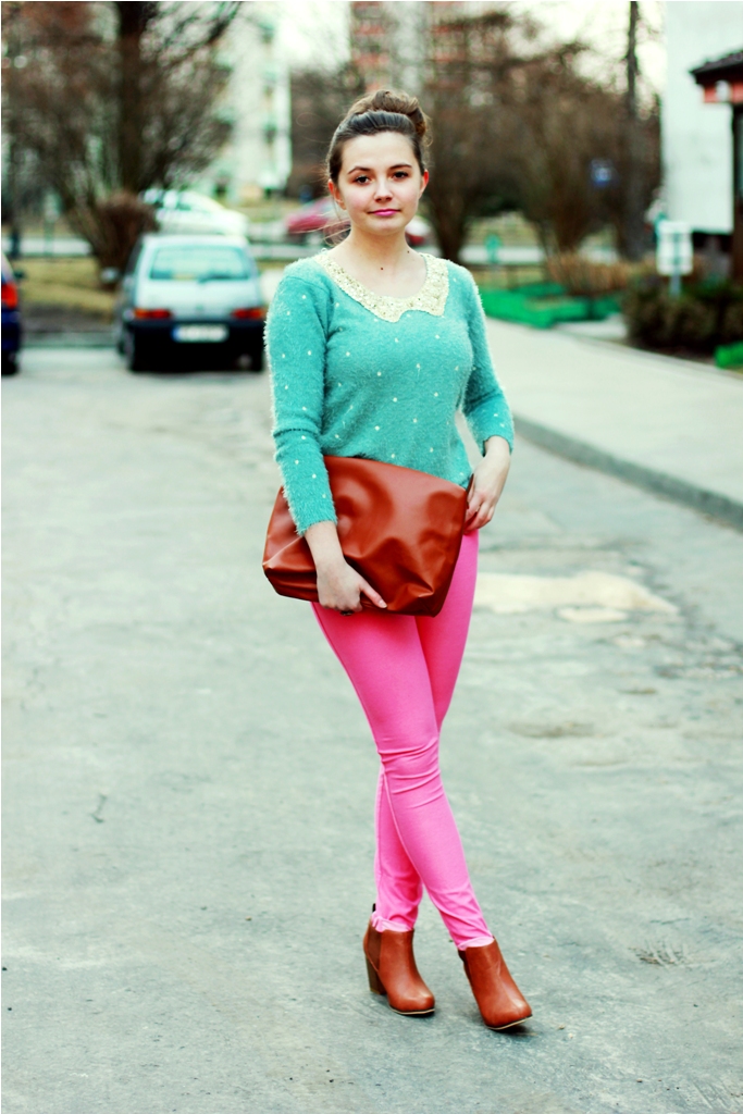 EVE GORE Ice cream pastel colors.