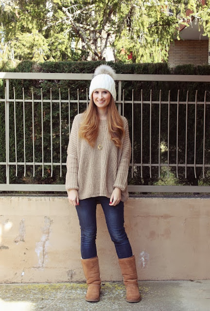 http://2.bp.blogspot.com/-4qEgI3ECwe4/UwvchT2IDSI/AAAAAAAAcQ8/n6_lkFdDCBA/s1600/botas_ugg-gorro_con_pompo%CC%81n-comfy_look-5.JPG