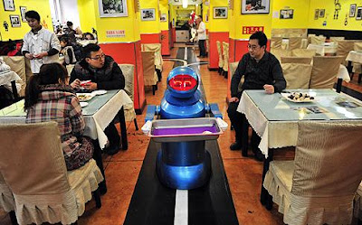 restoran robot di China