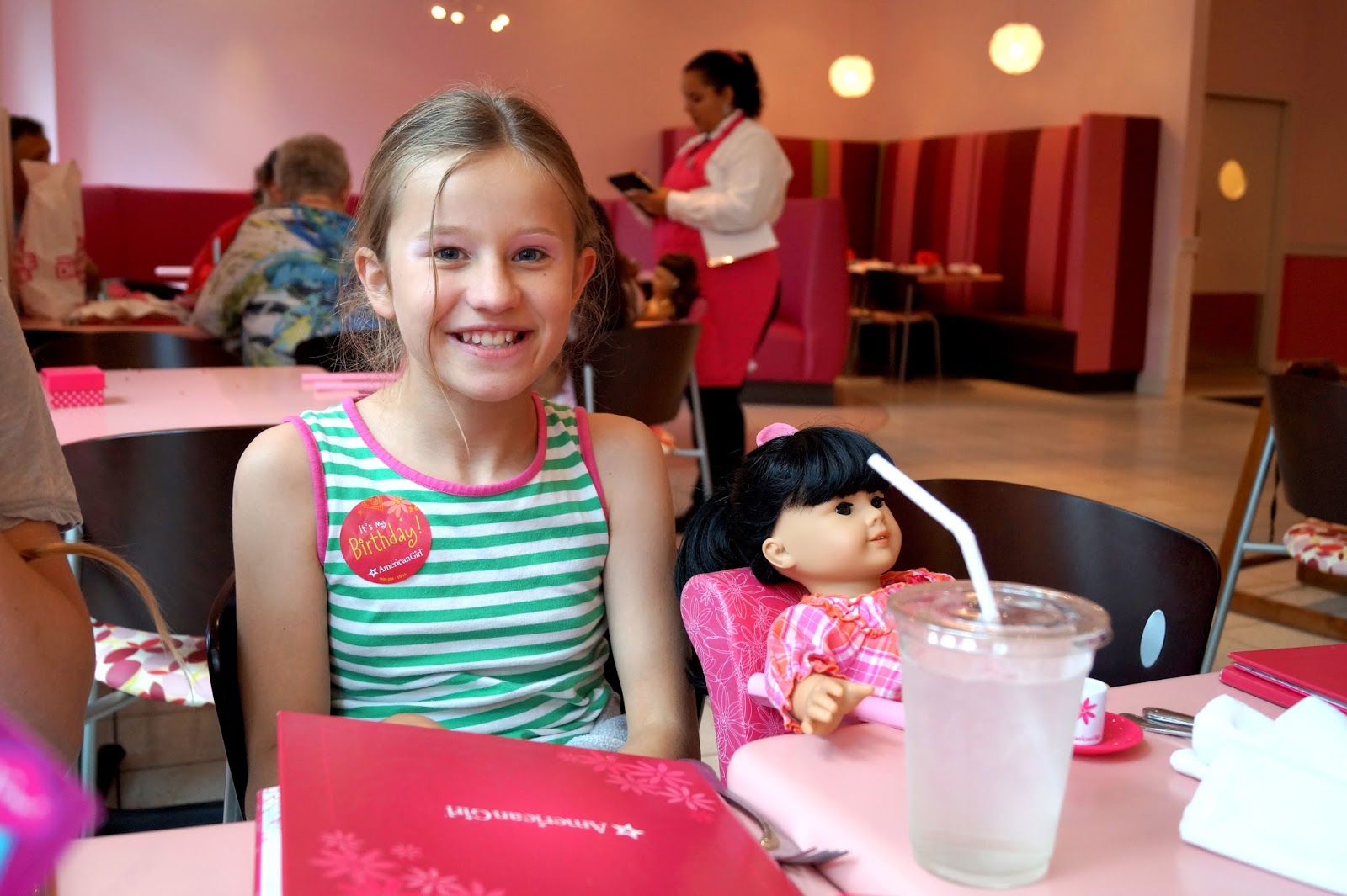 American Girl Doll Play A Trip to the American Girl Store (Mall of