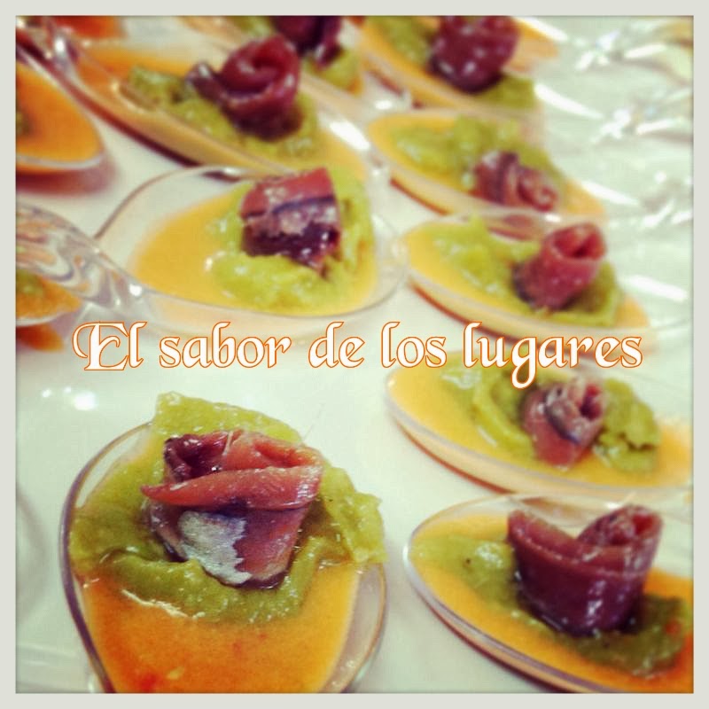 Cucharitas De Gazpacho, Guacamole Y Anchoas.
