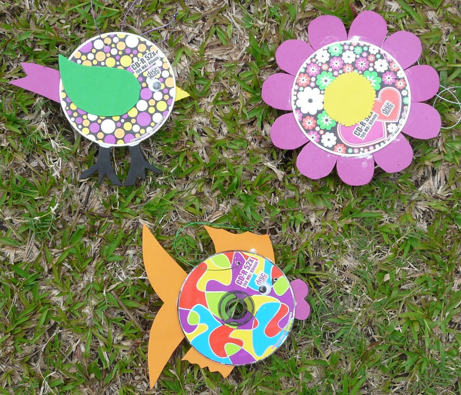 I love crafts May 12 CD suncatchers