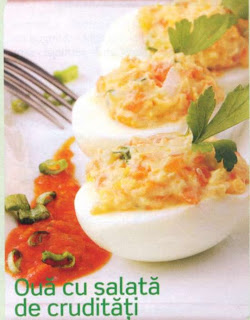Reteta culinara pentru hipertensivi - Oua cu salata de cruditati