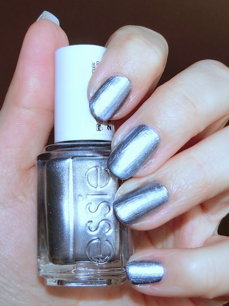 Bilingual Blah Blah Lacke In Farbe Und Bunt Hellblau Mit Blue Rhapsody Von Essie