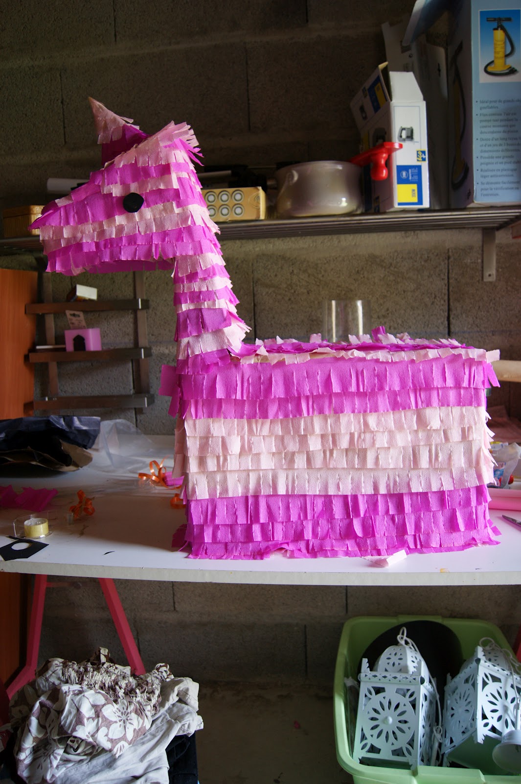 Laura George activités pour mamans et pour enfants.: DIY piñata