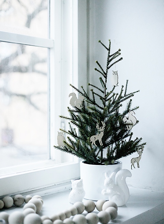 designing home 10 simple accent trees for christmas designing home 10 simple accent trees for christmas