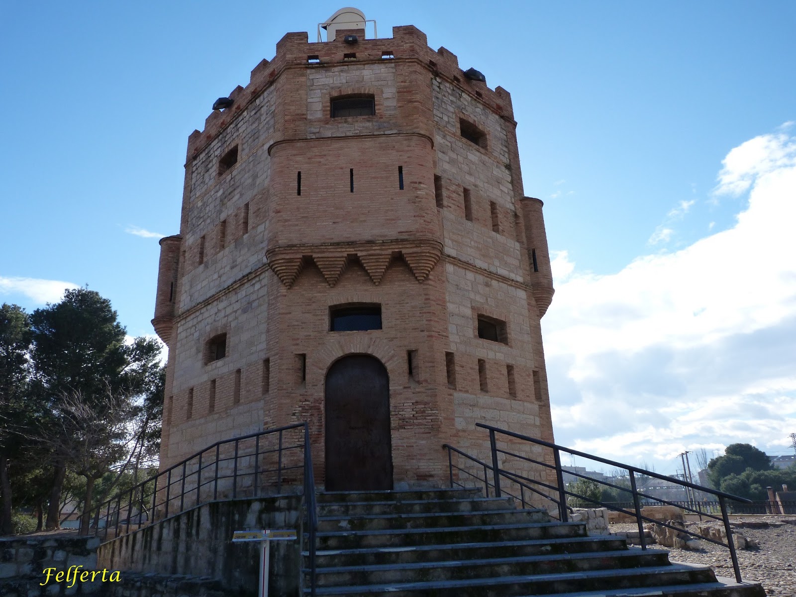 desde mi mejana La Torre Monreal
