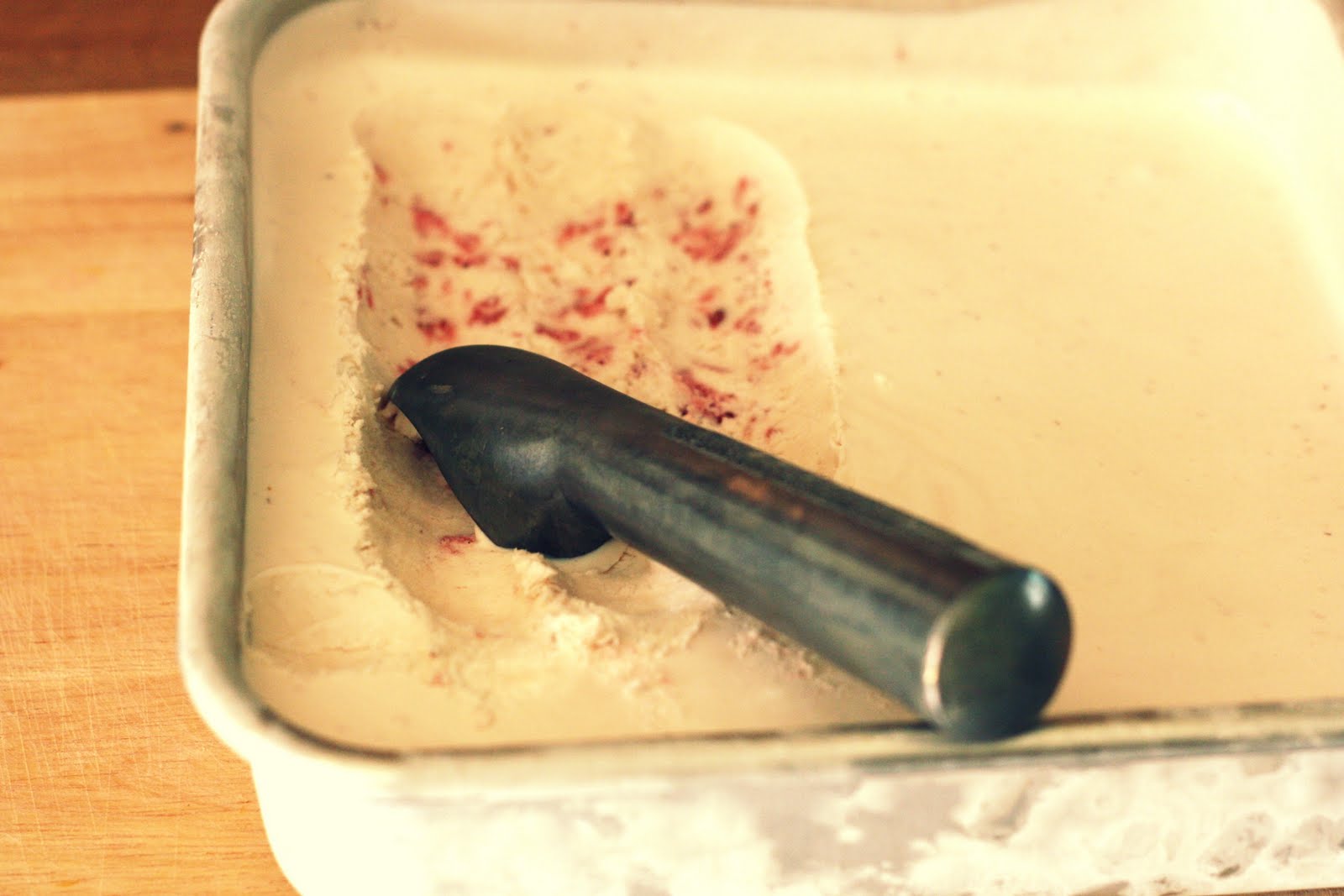 nochurn strawberry rosemary ice cream The Vanilla Bean Blog