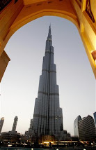 رجل ينتحر بالقاء نفسه من أعلى مبنى في العالم (برج خليفة) في دبي