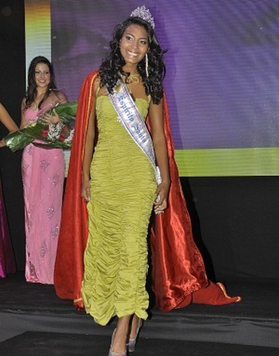2012 | Miss Universe Brazil | Final 29/9 - Offical photos (Page 15) Fernanda+Pereira+vence+o+Miss+Universo+Esp%C3%ADrito+Santo+2012