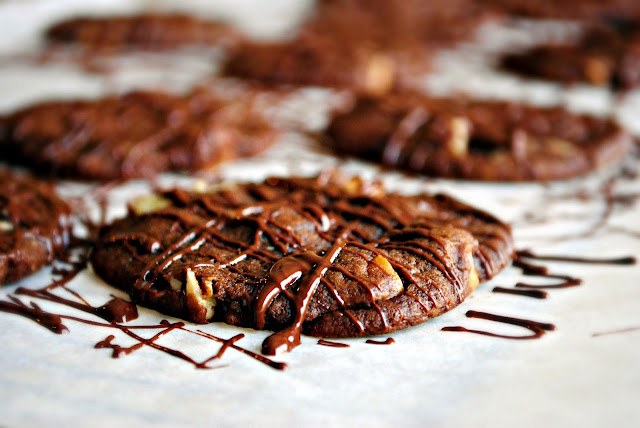 Chocolate Pecan Cookies l SimplyScratch.com