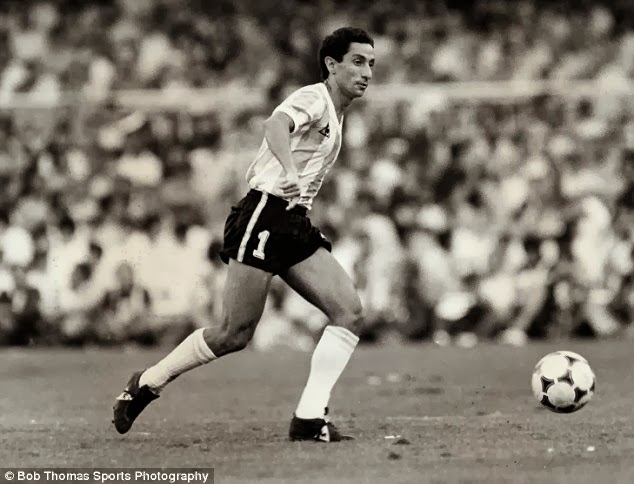 Kisah Kaos Nomor 1 Bukan Hanya Milik Kiper