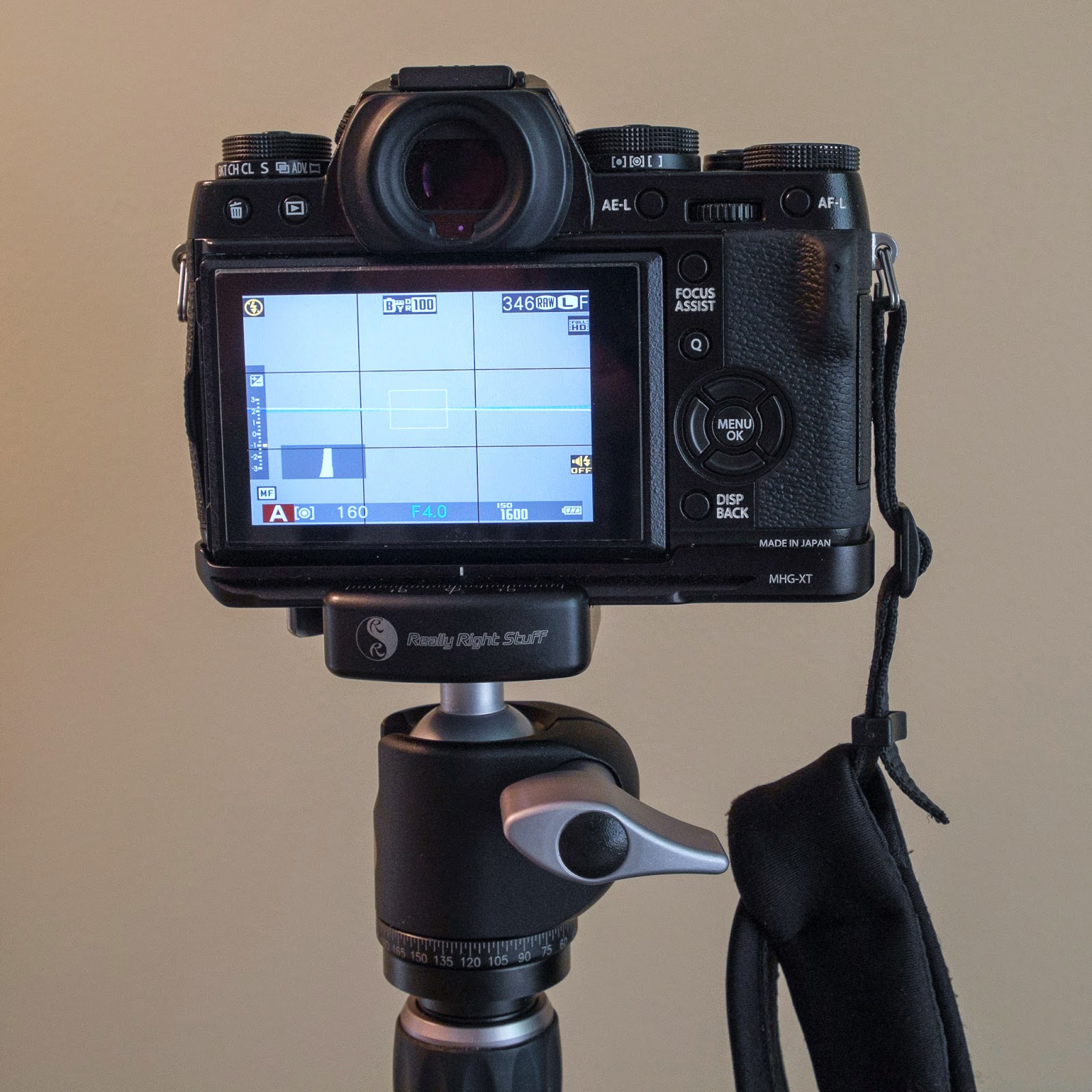 Björn Moerman PHOTOGRAPHY Fujifilm XT1 tripod setup MHGXT handgrip