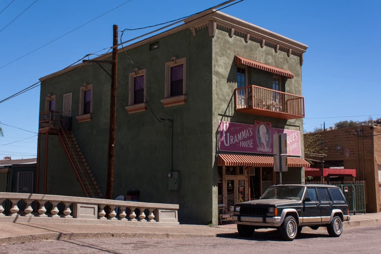 Ladee's Travels Miami, Arizona Antique Stores on Main Street