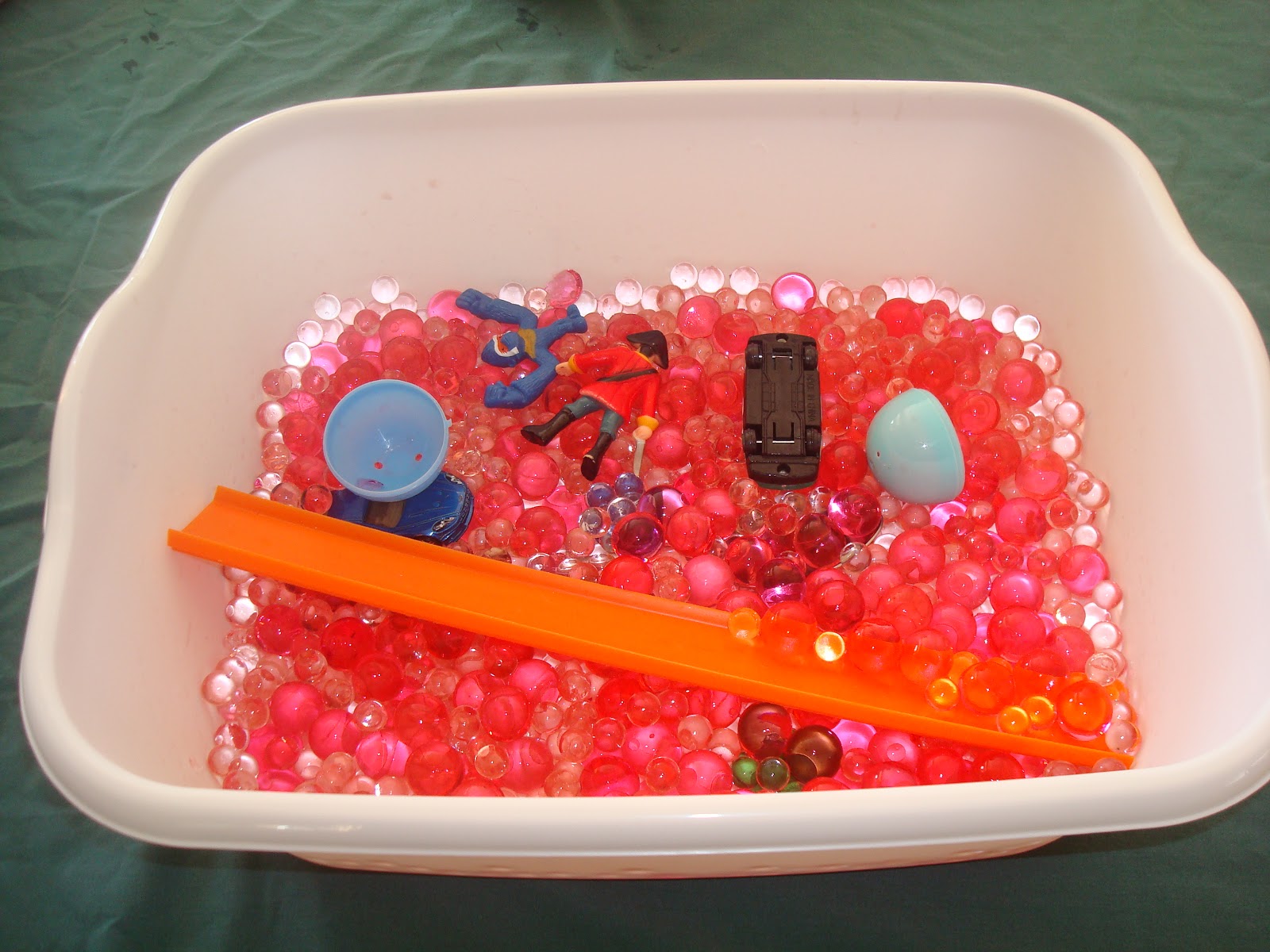 LoveNLoot Water Bead Sensory Bin