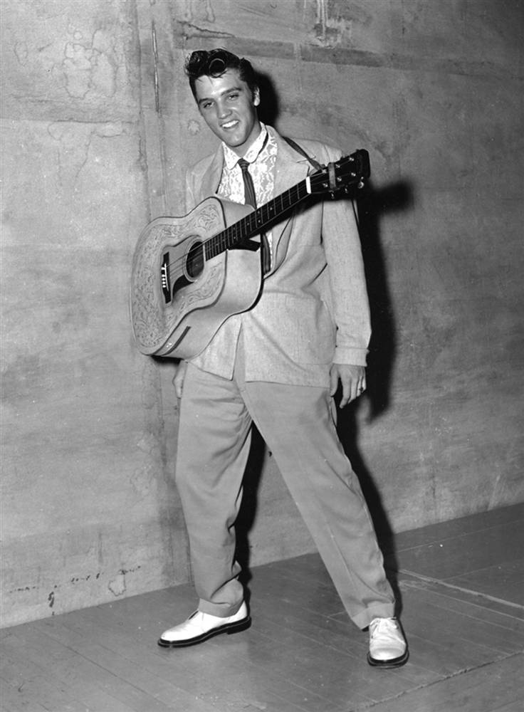Amazing Historical Photo of Elvis Presley  on 8/5/1955 