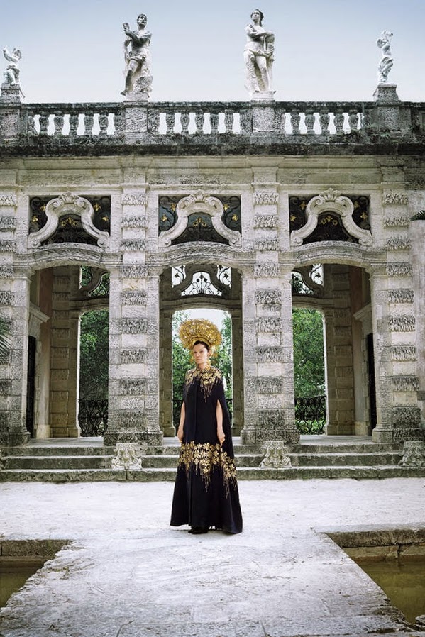 Harper's Bazaar US December 2014, Tatiana Sorokko Blumarine 2014 AW Black Royal Long Cape Editorials