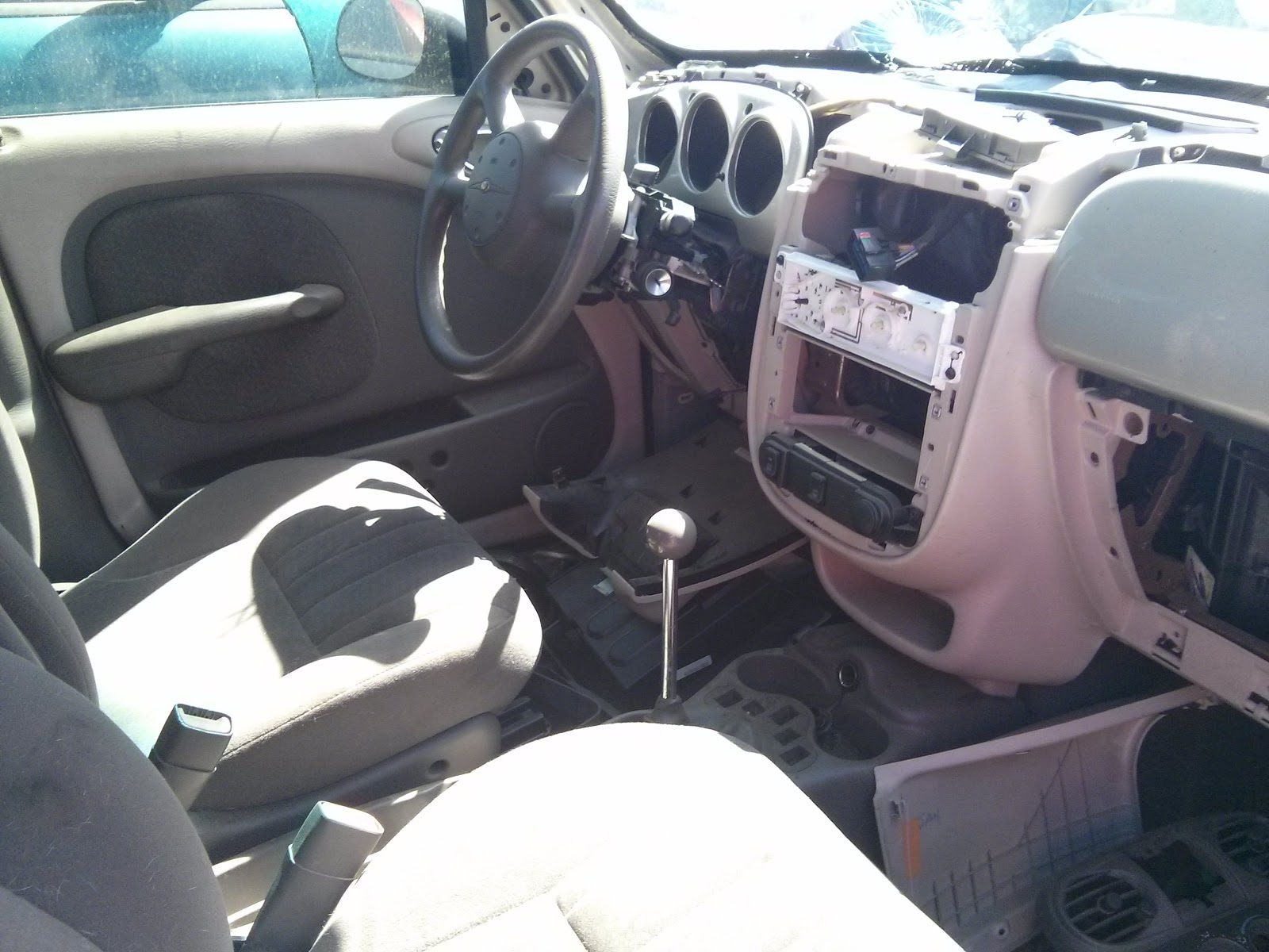 Phoenix Junkyarding 2005 Chrysler Pt Cruiser Dual Pink