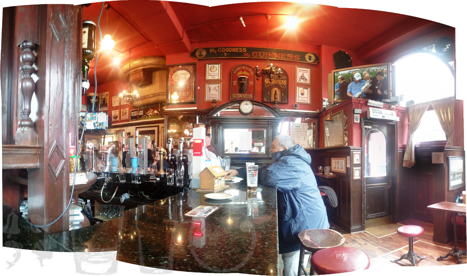 A Hauf Stop Tolbooth Bar