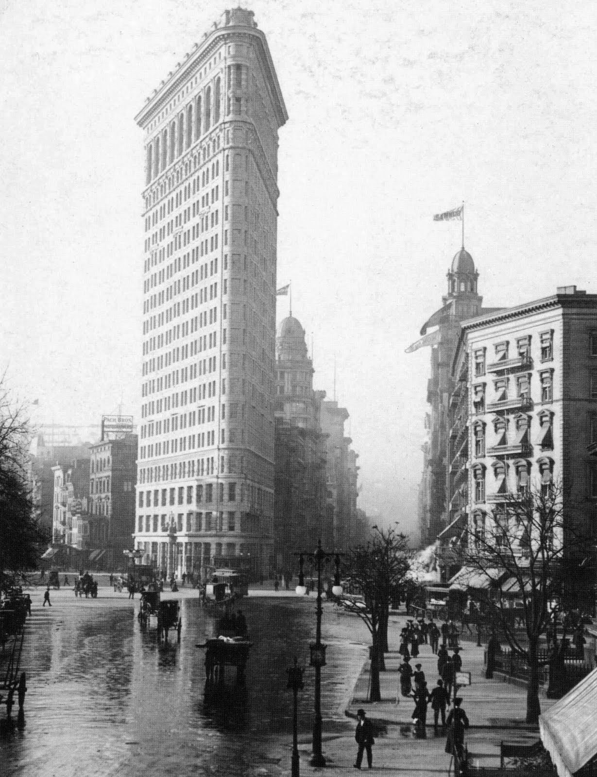 Amazing Historical Photo of Flatiron Building in 1903 