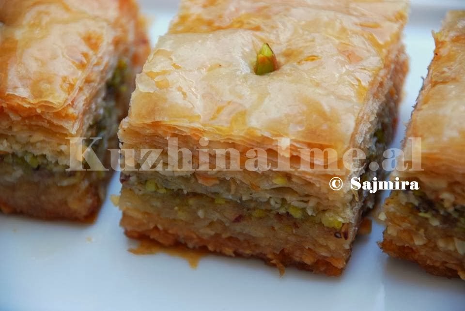 KuzhinaIme.al: Bakllava Turke (Receta e derguar nga Sajmira) KuzhinaIme.al: Bakllava Turke (Receta e derguar nga Sajmira)