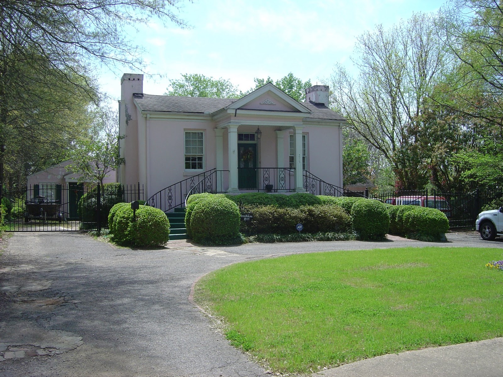 The Devoted Classicist Pilgrimage to Holly Springs