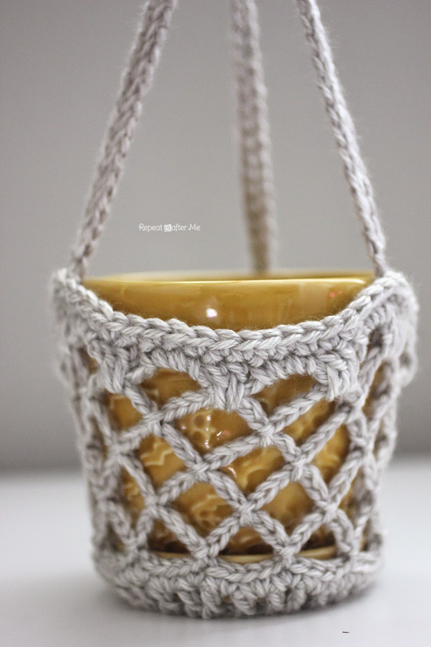 Repeat Crafter Me: Crochet Flower Pot Hanging Basket