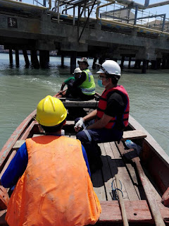 Luberan Minyak Ditemukan di Laut Gresik, Petugas Belum Bertindak 8 limbah%2Blaut%2B2