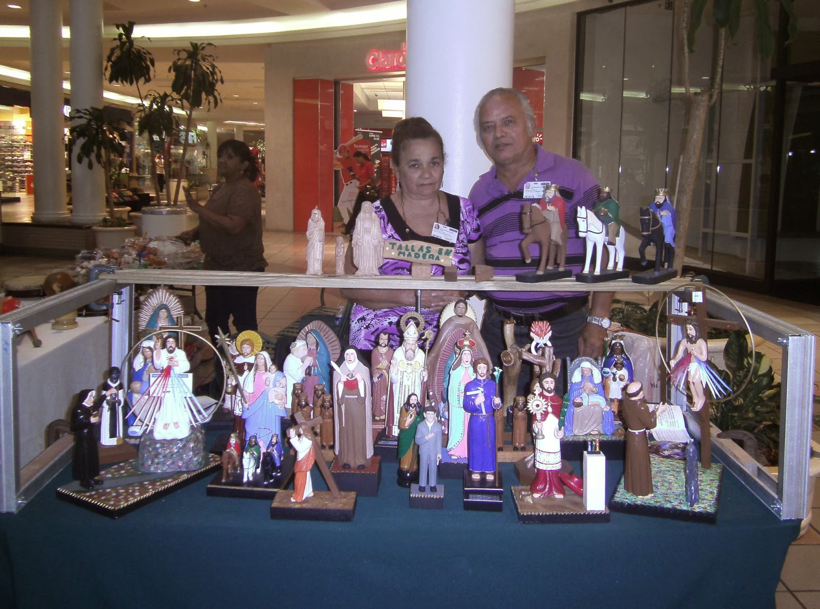 ACCENDO talla de santos