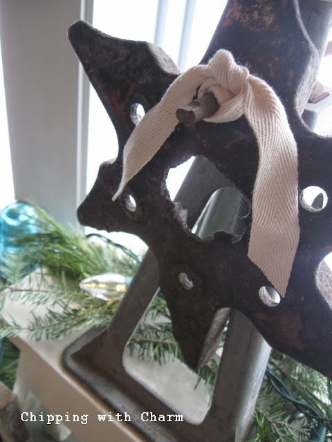 Chipping with Charm:  Stacked Bench Tree...http://www.chippingwithcharm.blogspot.com/